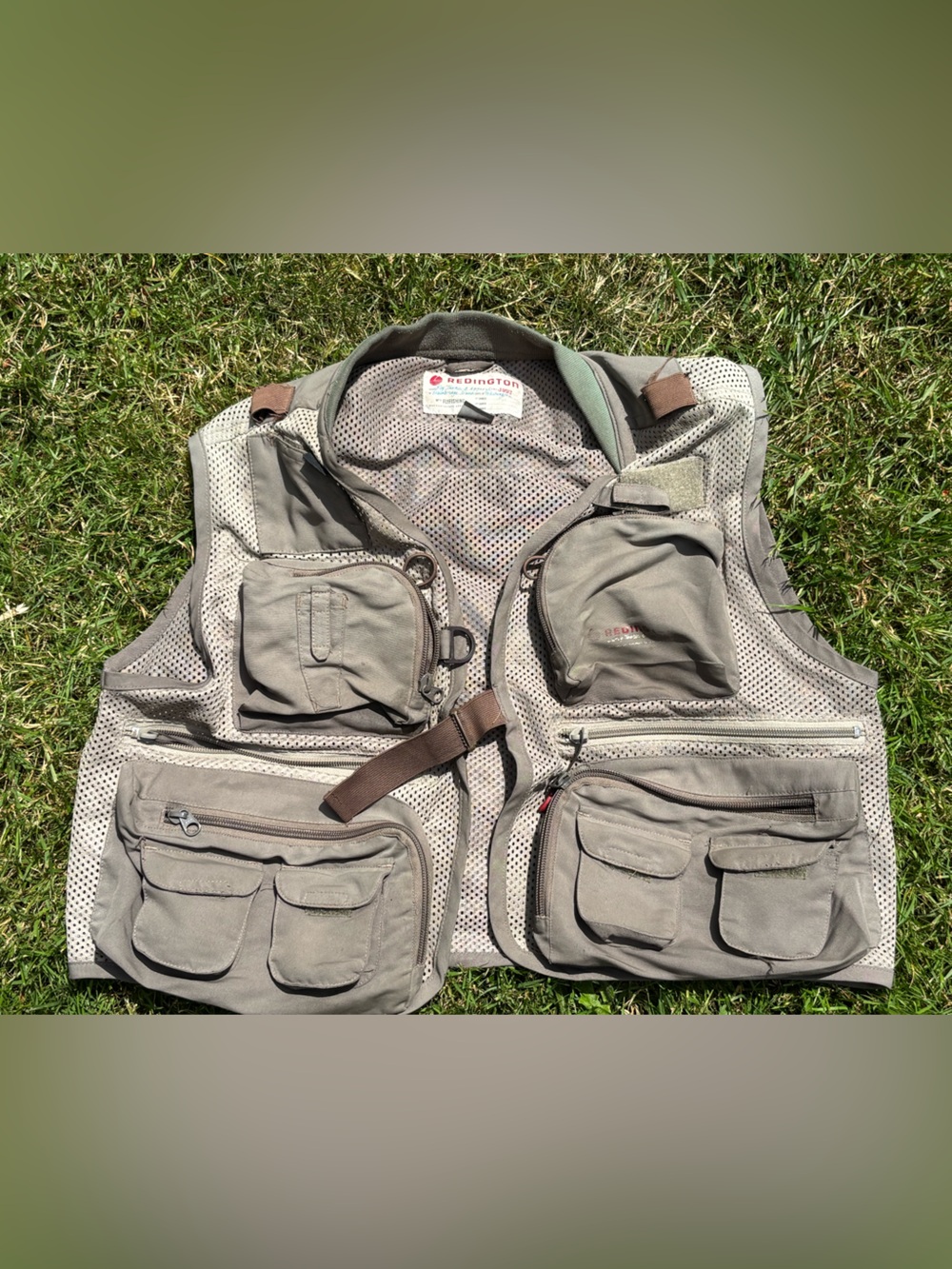 Redington Fly Fishing Vest S/M Tan Mesh Multi Pocket Outdoor Angler Gear